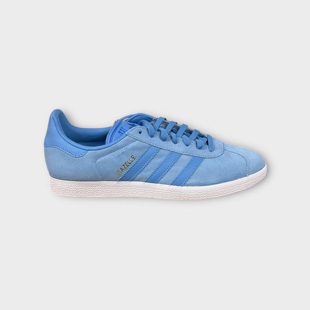 adidas Men's Gazelle Sneaker, Clear Blue/Light Blue/Off White